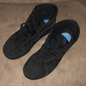 Vans all black